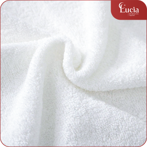 Bề mặt mềm mịn như kết hợp giữa chất liệu cotton cao cấp và công nghệ se đôi 32/2s hiện đại