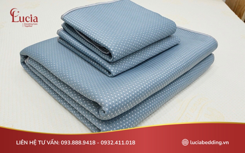 Mẫu ga giường trơn đơn sắc với thiết kế thông thoáng