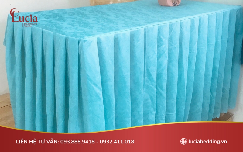 Chọn khăn trải bàn theo từng cấp học để đảm bảo phù hợp với tâm lý các em