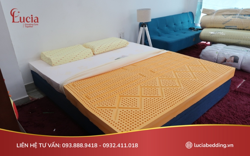 Nệm foam được làm bằng chất liệu memory foam giúp giảm áp lực vượt trội