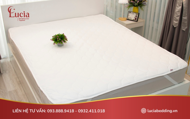 Nệm cao su thiên nhiên 2m2 của Lucia Bedding được bọc topper cao cấp, bền bỉ