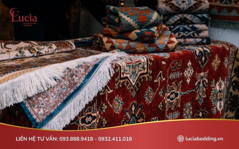 Mẫu khăn trải bàn thêu hoạ tiết thổ cẩm tinh xảo, đẹp mắt