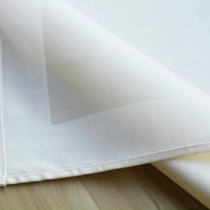 Khăn napkin hội nghị màu trắng cao cấp dùng cho bàn tiệc