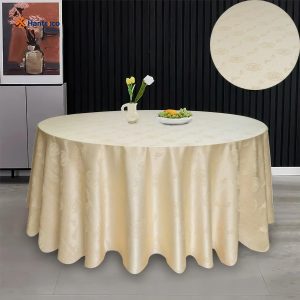 Khăn trải bàn tiệc cưới màu kem hoa văn phủ tròn rủ dài sang trọng cho sự kiện