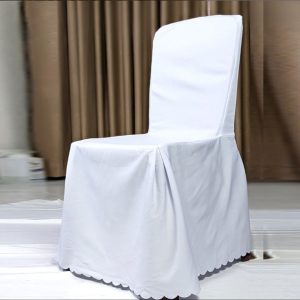 Áo ghế tiệc cưới màu trắng chân rủ lượn sóng thanh lịch