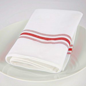 Khăn napkin gia đình màu trắng viền sọc đỏ dùng cho bàn ăn gia đình gọn đẹp